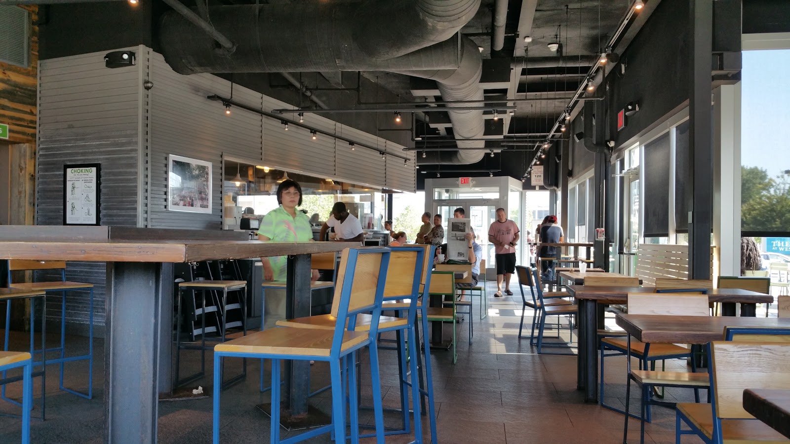 Photo of Shake Shack in Garden City, New York, United States - 2 Picture of Restaurant, Food, Point of interest, Establishment, Store, Meal takeaway
