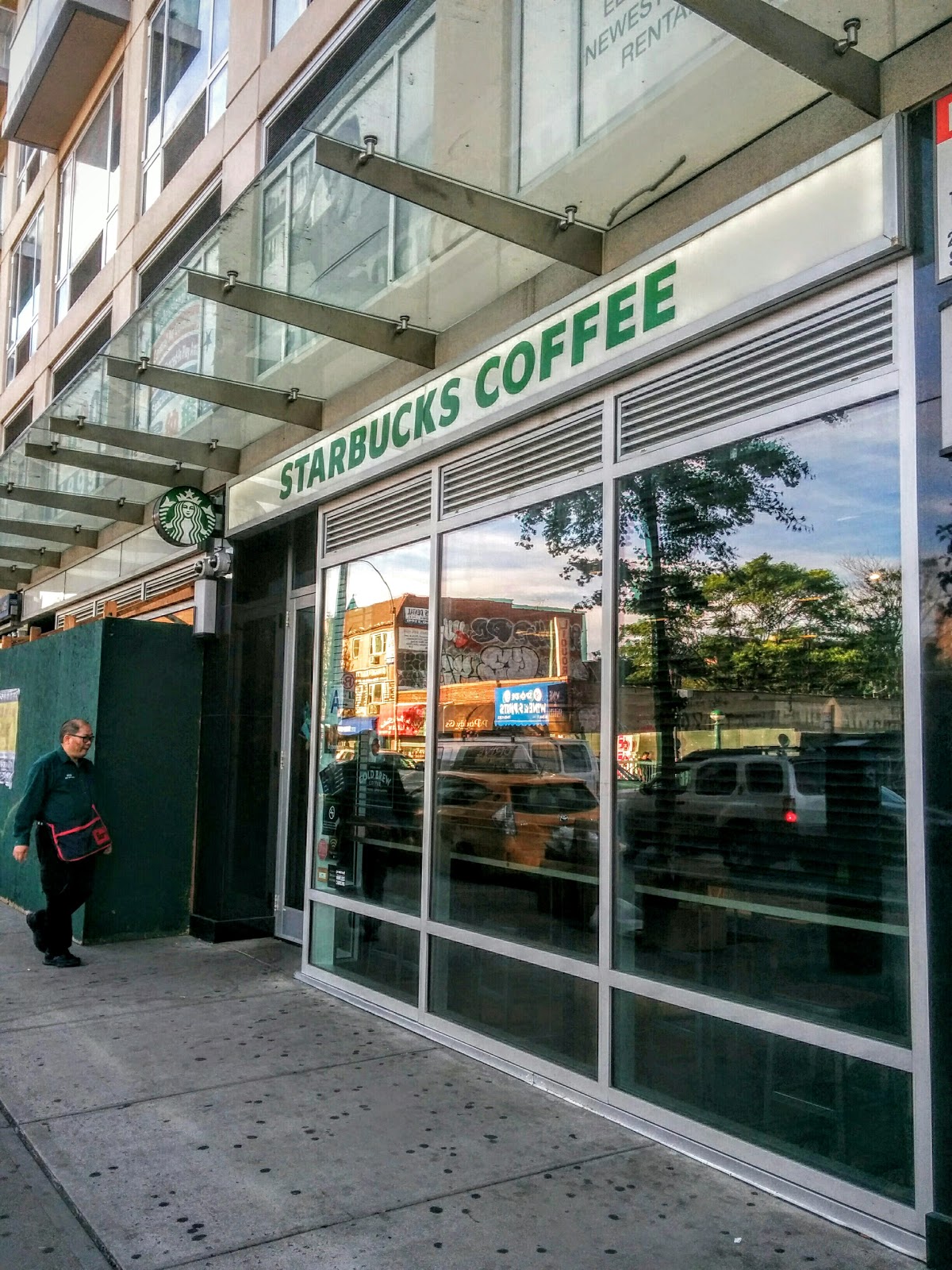 Photo of Starbucks in Queens City, New York, United States - 1 Picture of Food, Point of interest, Establishment, Store, Cafe