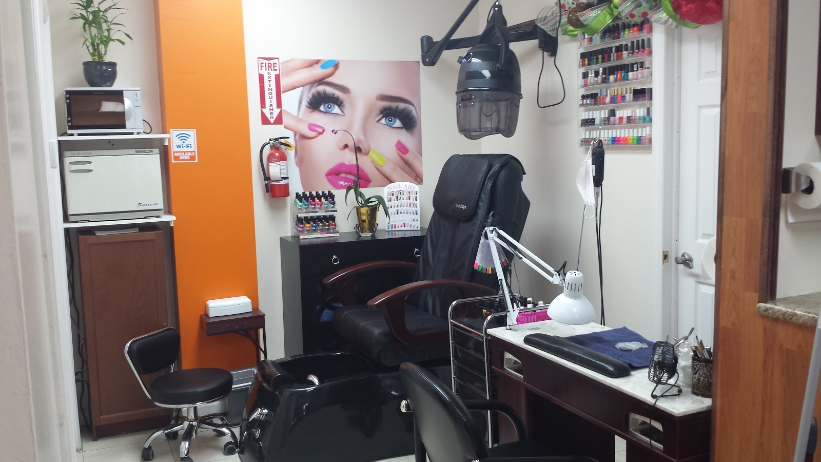 Photo of Aleida's Beauty Salon, Inc in Jersey City, New Jersey, United States - 4 Picture of Point of interest, Establishment, Beauty salon