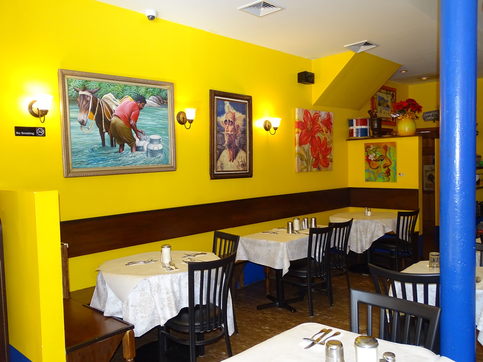 Photo of Cafe Con Leche in New York City, New York, United States - 2 Picture of Restaurant, Food, Point of interest, Establishment