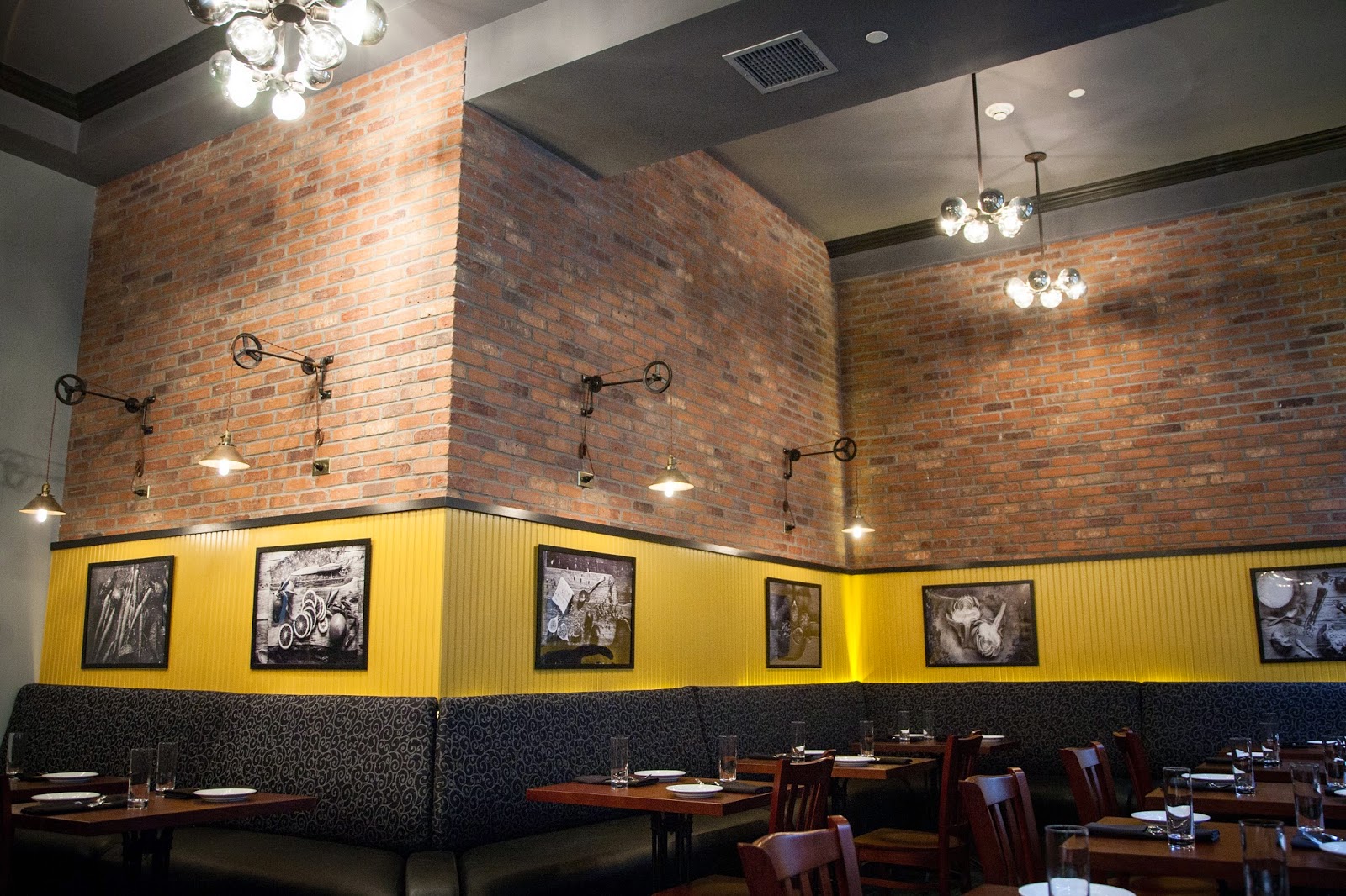 Photo of Alva Tavern in Newark City, New Jersey, United States - 3 Picture of Restaurant, Food, Point of interest, Establishment, Bar, Night club
