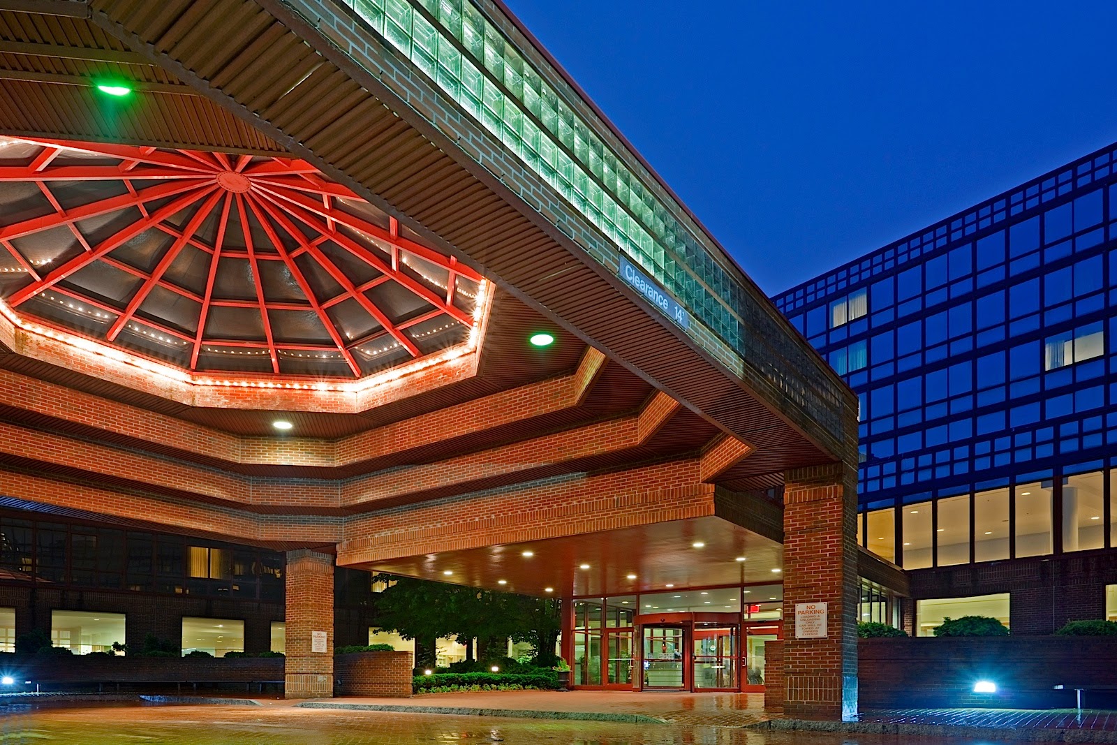 Photo of LaGuardia Plaza Hotel in East Elmhurst City, New York, United States - 1 Picture of Point of interest, Establishment, Lodging