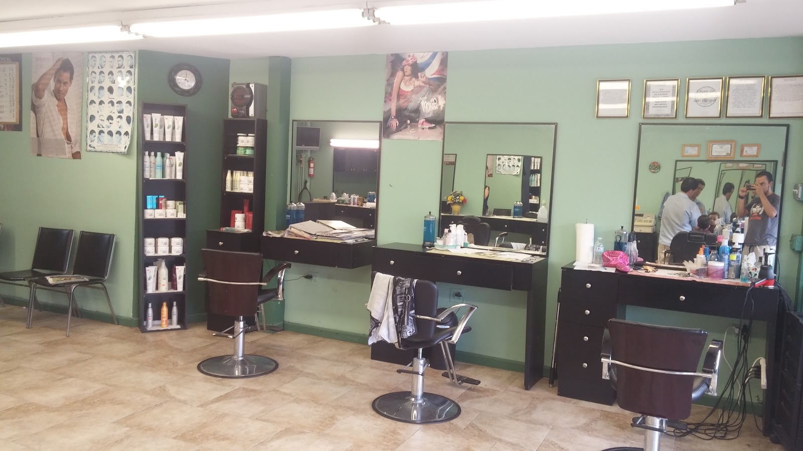 Photo of Leo Unisex Barbershop in North Bergen City, New Jersey, United States - 2 Picture of Point of interest, Establishment, Health, Hair care