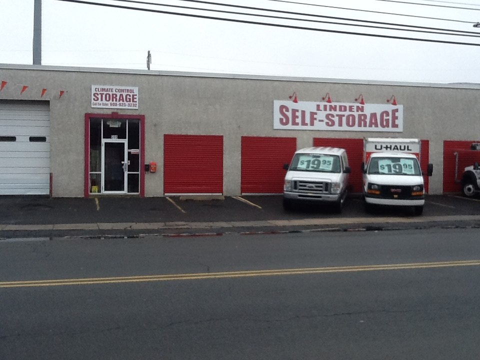 Photo of U-Haul Neighborhood Dealer in Linden City, New Jersey, United States - 2 Picture of Point of interest, Establishment