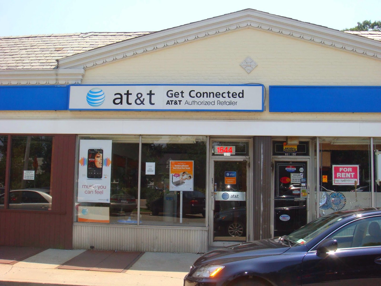 Photo of Get connected in New Hyde Park City, New York, United States - 1 Picture of Point of interest, Establishment, Store