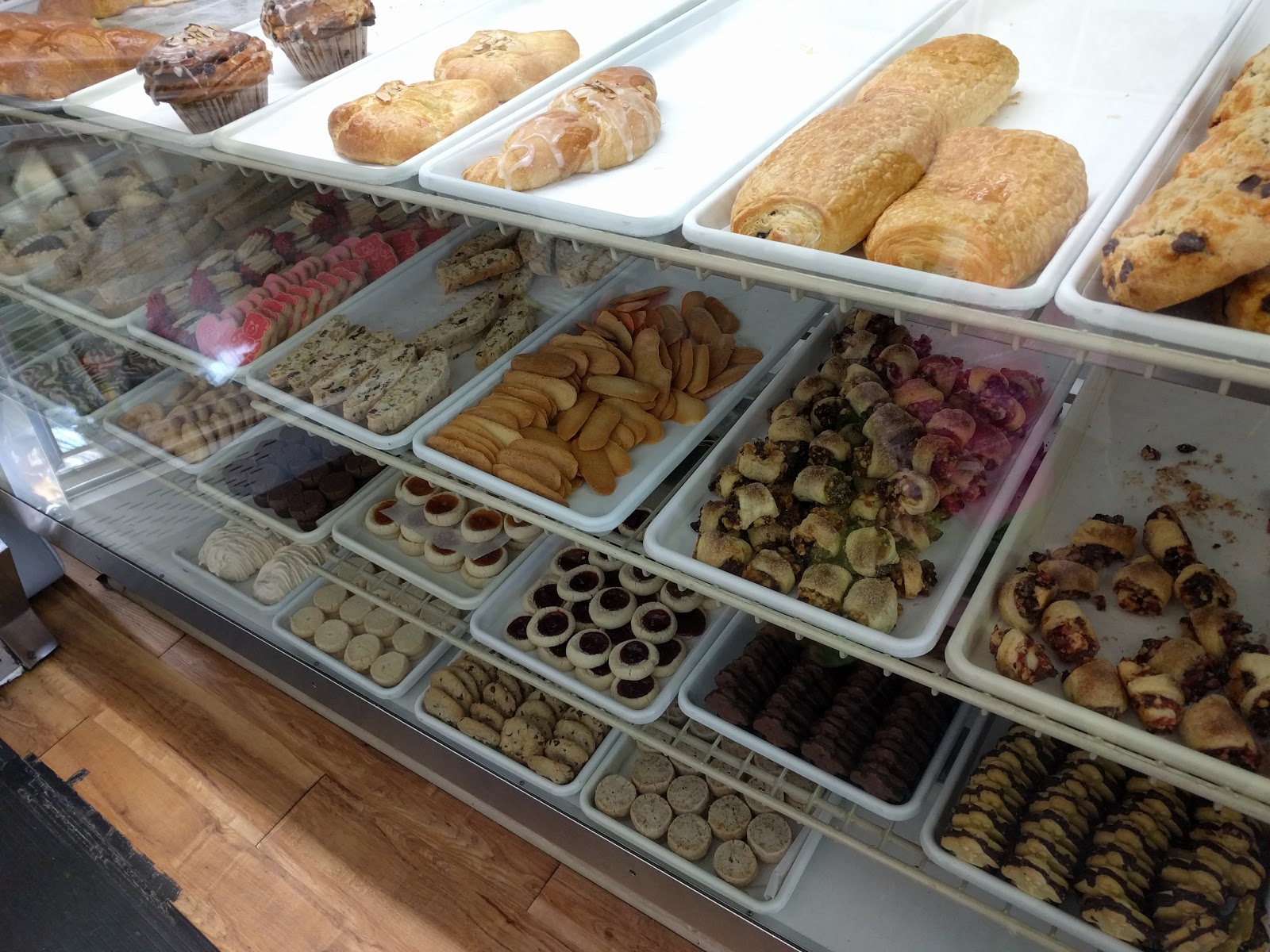 Photo of Bonelle Pastry Shop in Flushing City, New York, United States - 2 Picture of Food, Point of interest, Establishment, Store, Bakery