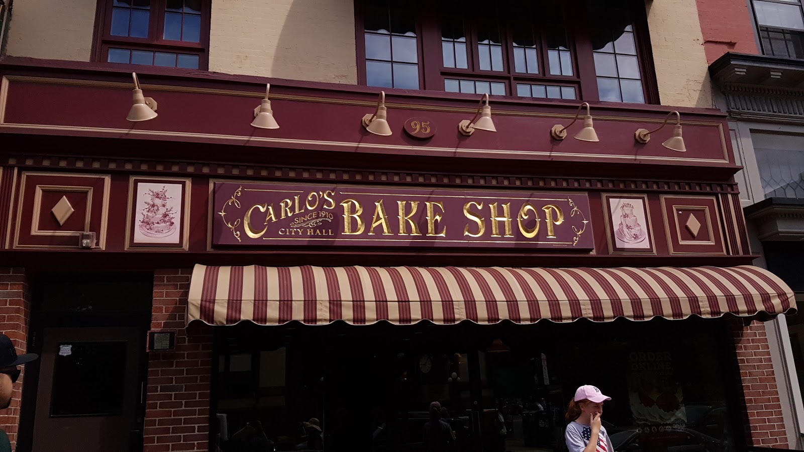 Photo of Carlo's Bakery Hoboken in Hoboken City, New Jersey, United States - 2 Picture of Food, Point of interest, Establishment, Store, Bakery