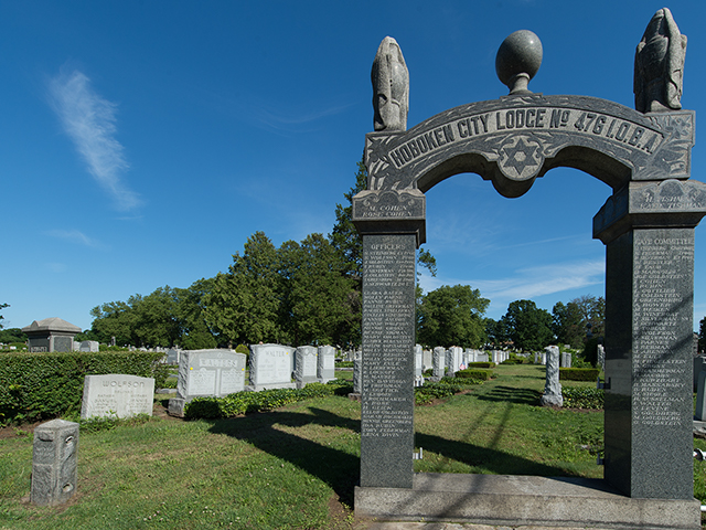 Photo of Riverside Cemetery in Saddle Brook City, New Jersey, United States - 5 Picture of Point of interest, Establishment, Cemetery