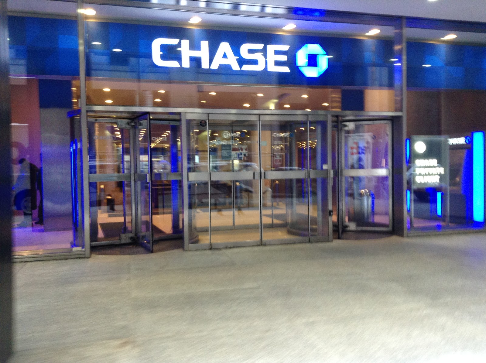 Photo of Chase Bank in New York City, New York, United States - 1 Picture of Point of interest, Establishment, Finance, Atm, Bank