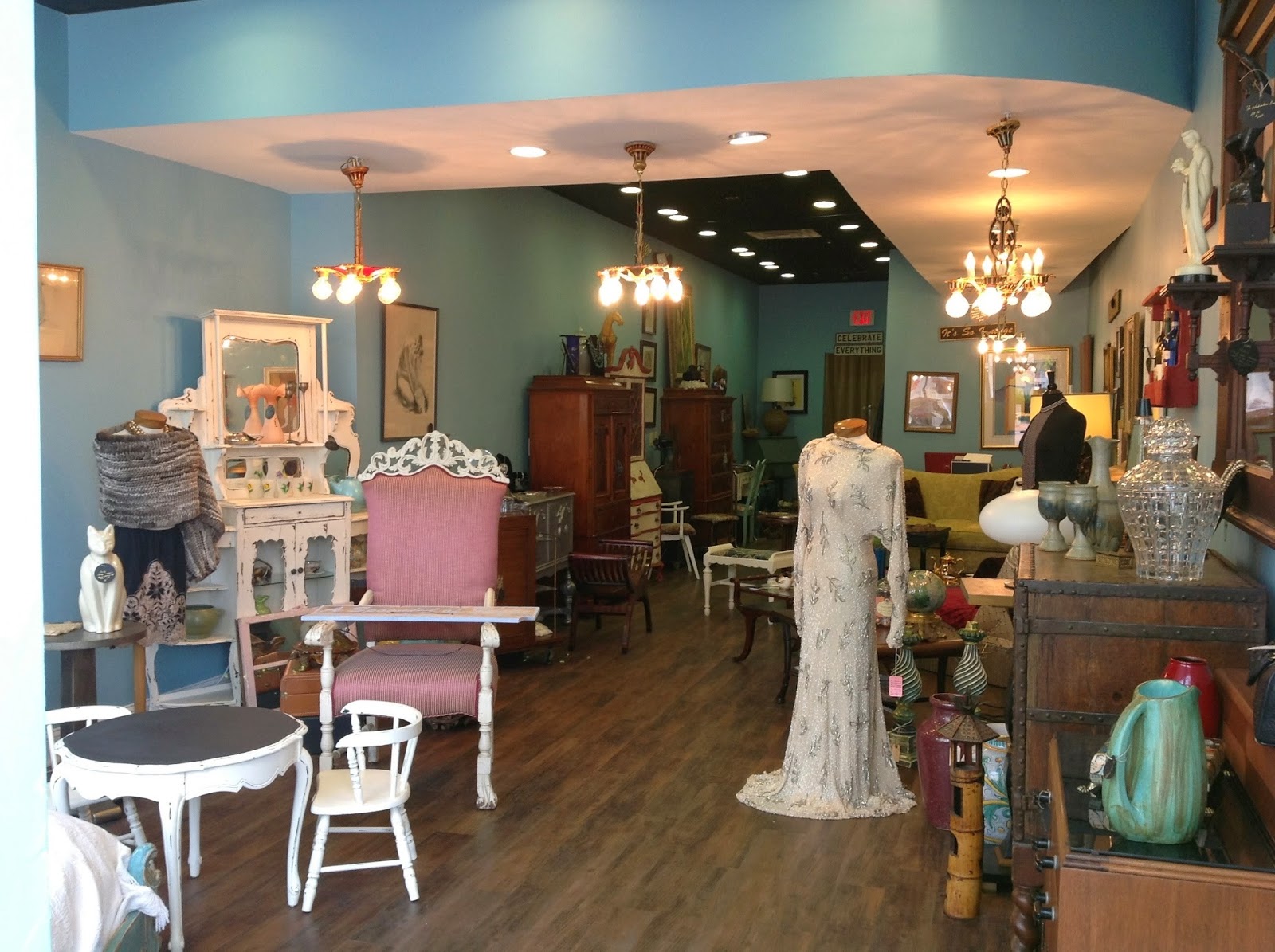 Photo of So Vintage in Glen Cove City, New York, United States - 1 Picture of Point of interest, Establishment, Store, Home goods store, Clothing store