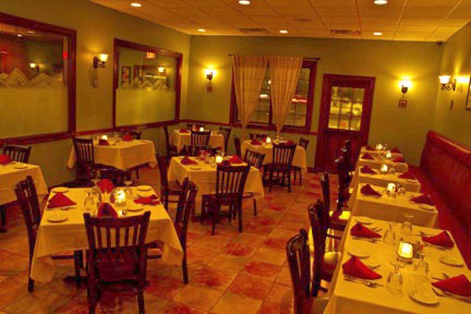 Photo of Carlino's in Mineola City, New York, United States - 1 Picture of Restaurant, Food, Point of interest, Establishment