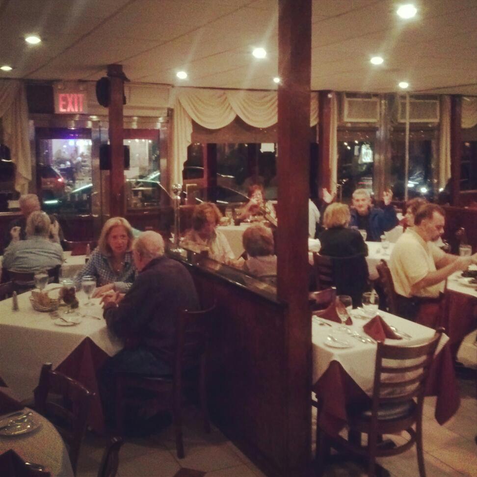 Photo of Il Nocello Ristorante in Whitestone City, New York, United States - 2 Picture of Restaurant, Food, Point of interest, Establishment, Store, Meal delivery