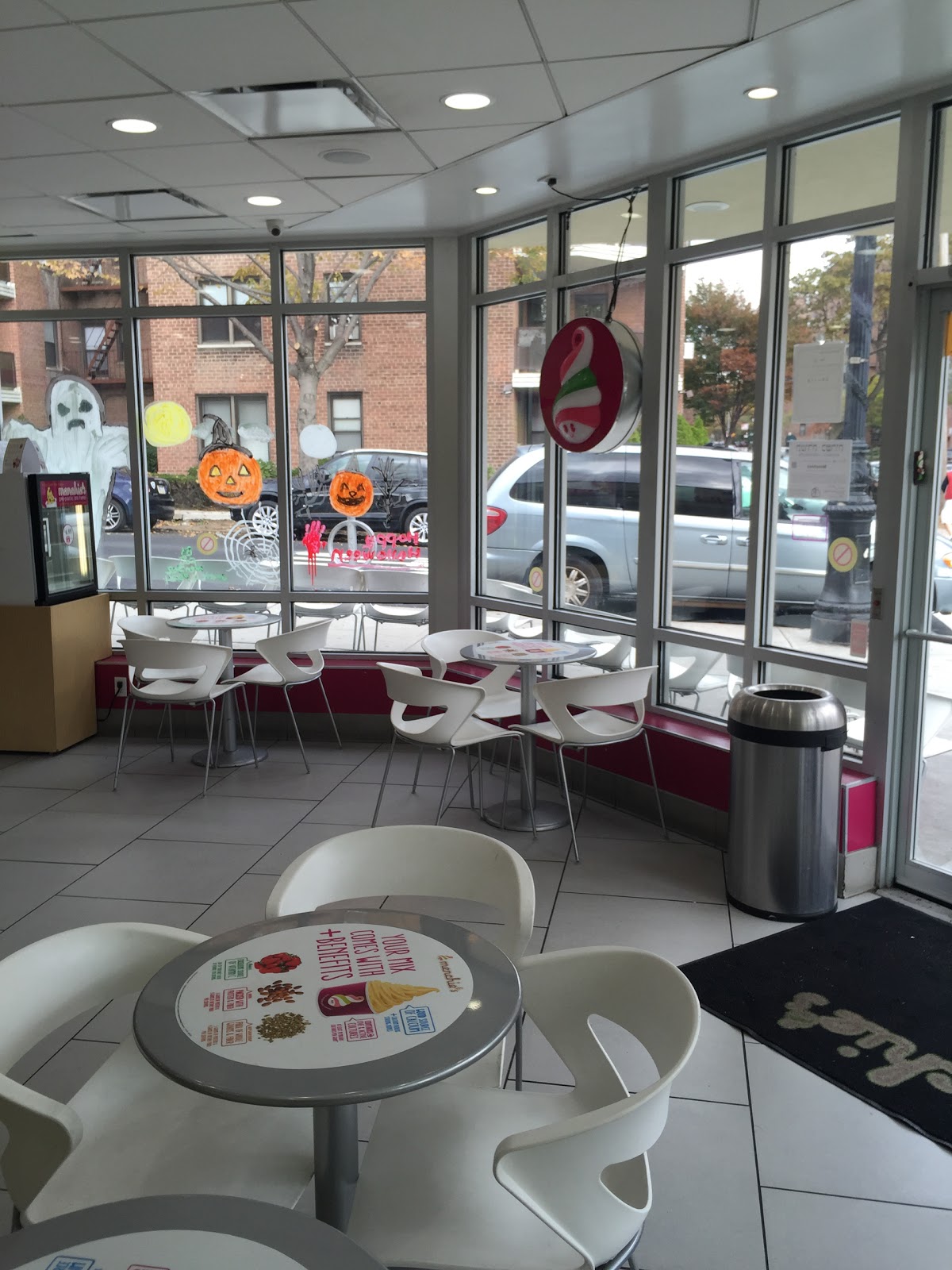 Photo of Menchie's Frozen Yogurt in Bronx City, New York, United States - 3 Picture of Food, Point of interest, Establishment, Store