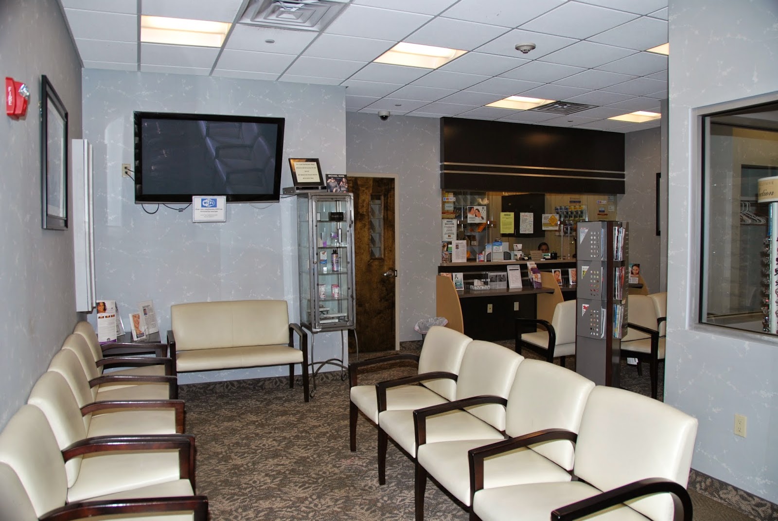 Photo of Hirshfield Eye Associates in Queens City, New York, United States - 2 Picture of Point of interest, Establishment, Health, Hospital, Doctor