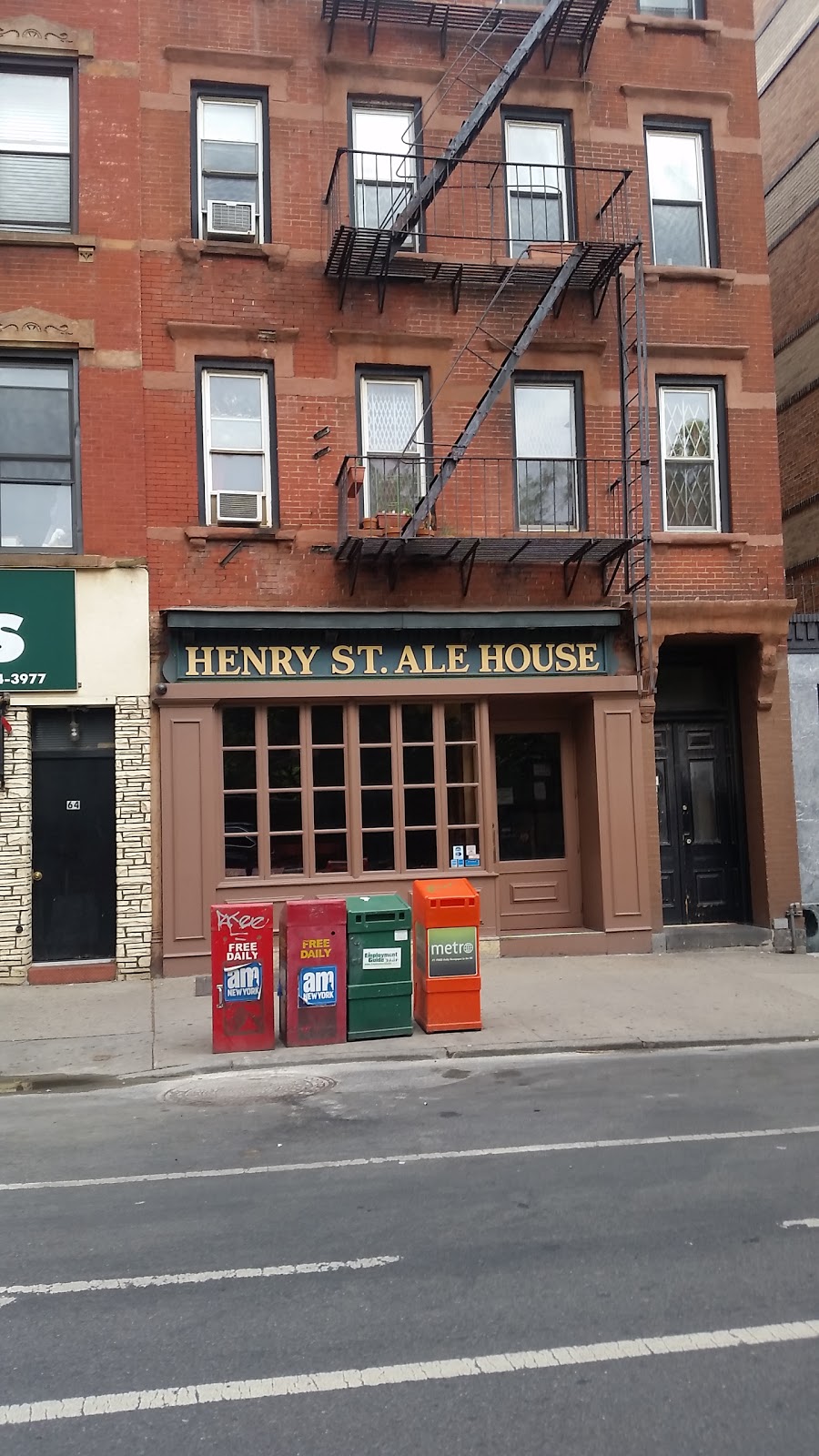 Photo of Henry Street Ale House in Kings County City, New York, United States - 2 Picture of Restaurant, Food, Point of interest, Establishment, Bar