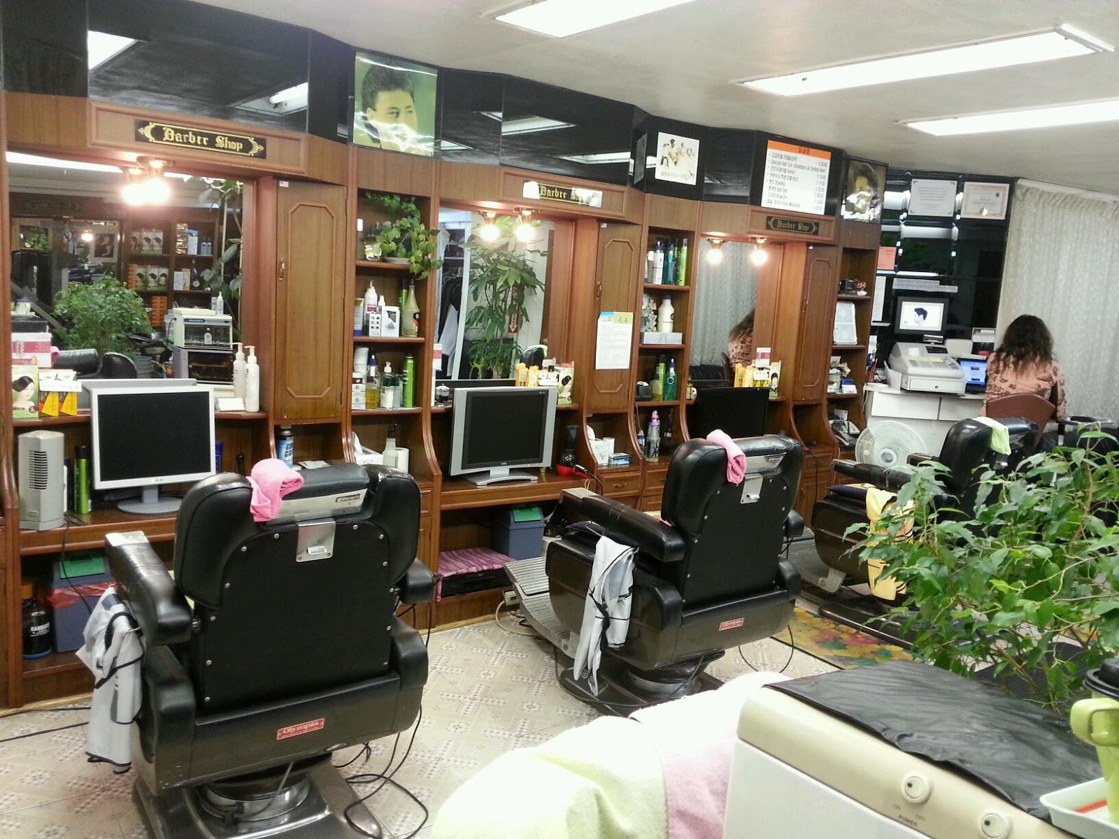 Photo of Jong Ro Barber Shop in Queens City, New York, United States - 4 Picture of Point of interest, Establishment, Health, Hair care