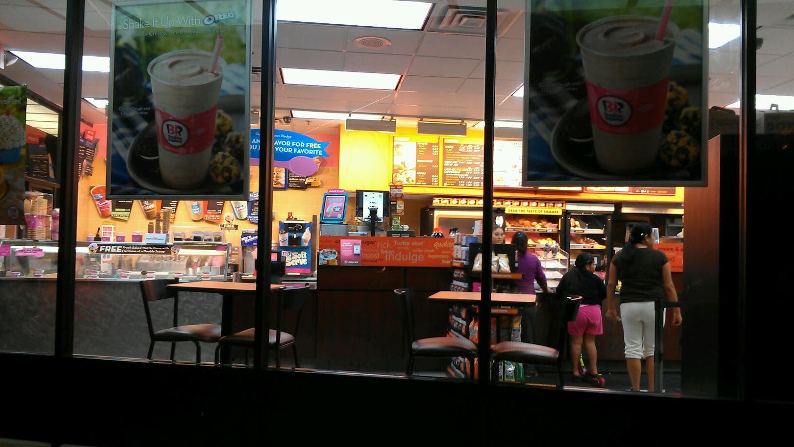 Photo of Dunkin' Donuts in Union City, New Jersey, United States - 5 Picture of Restaurant, Food, Point of interest, Establishment, Store, Cafe, Bar, Bakery