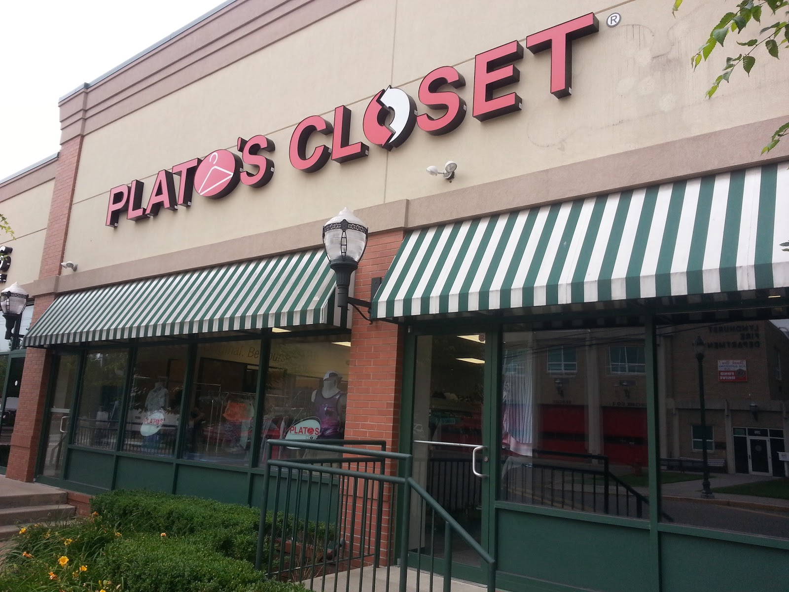 Photo of Plato's Closet in Lyndhurst City, New Jersey, United States - 3 Picture of Point of interest, Establishment, Store, Clothing store