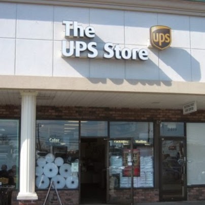 Photo of The UPS Store in Garden City Park, New York, United States - 4 Picture of Point of interest, Establishment, Finance, Store