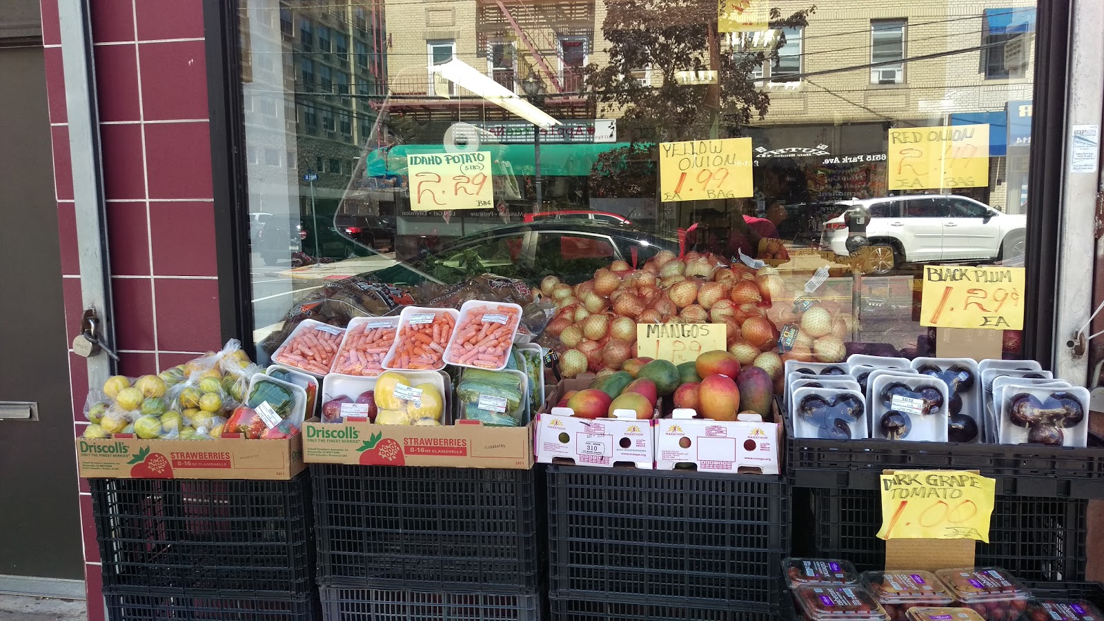 Photo of Jersey Fruits & Vegetables Market in West New York City, New Jersey, United States - 2 Picture of Food, Point of interest, Establishment, Store