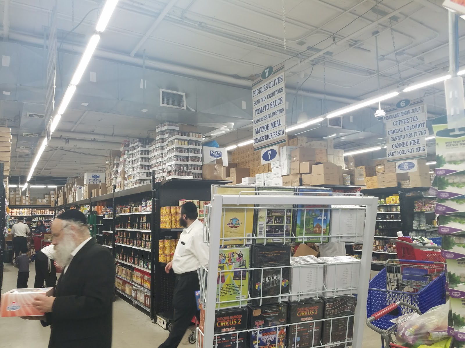 Photo of KRM Kollel Supermarket in Kings County City, New York, United States - 5 Picture of Food, Point of interest, Establishment, Store, Grocery or supermarket