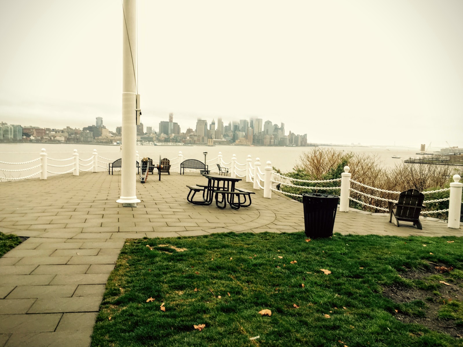 Photo of Castle Point Lookout in Hoboken City, New Jersey, United States - 8 Picture of Point of interest, Establishment, Park