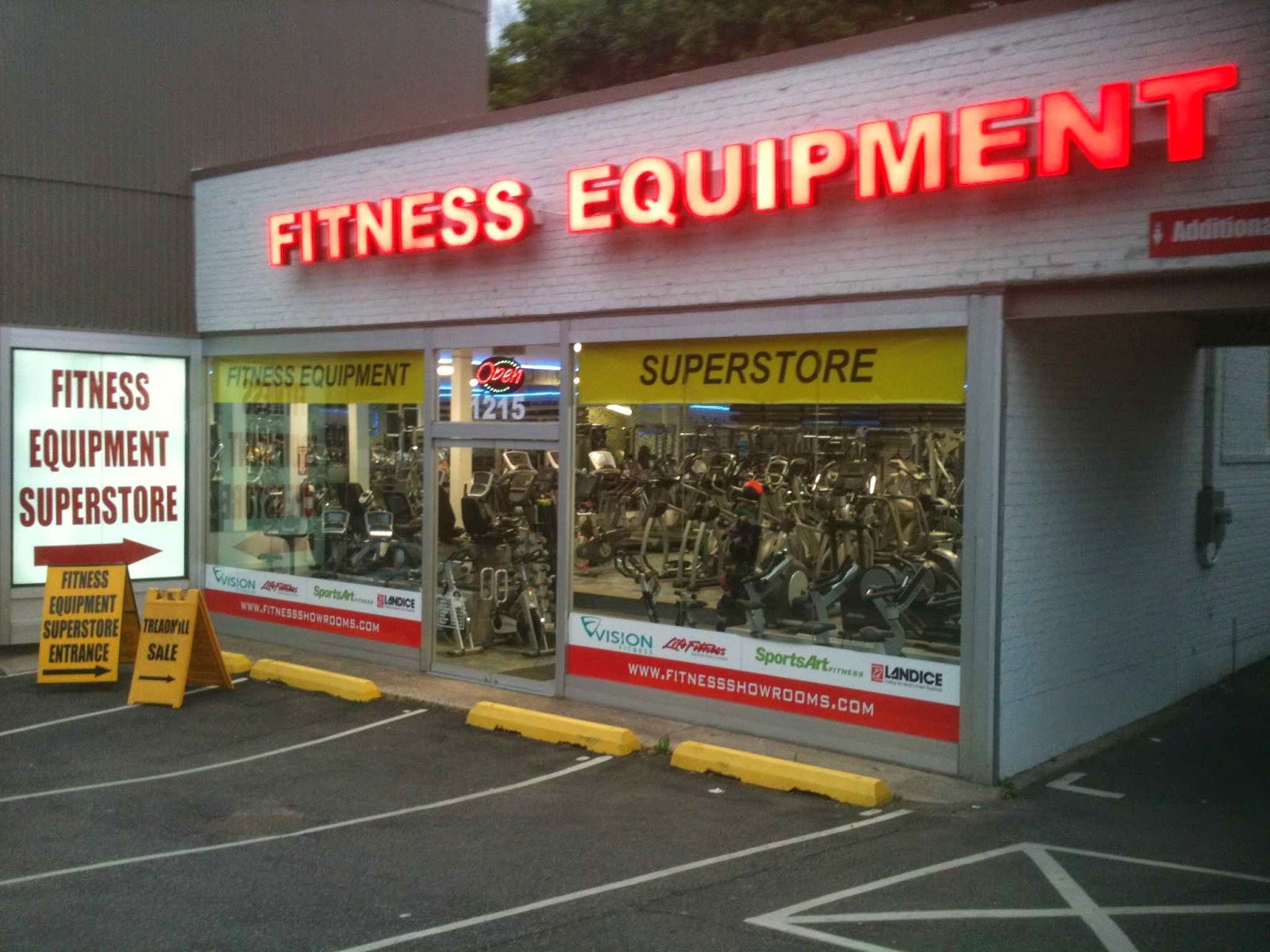 Photo of Fitness Showrooms of Manhasset in Manhasset City, New York, United States - 5 Picture of Point of interest, Establishment, Store