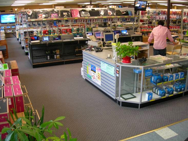 Photo of Safenet Computer in Ridgefield City, New Jersey, United States - 1 Picture of Point of interest, Establishment, Store, Electronics store