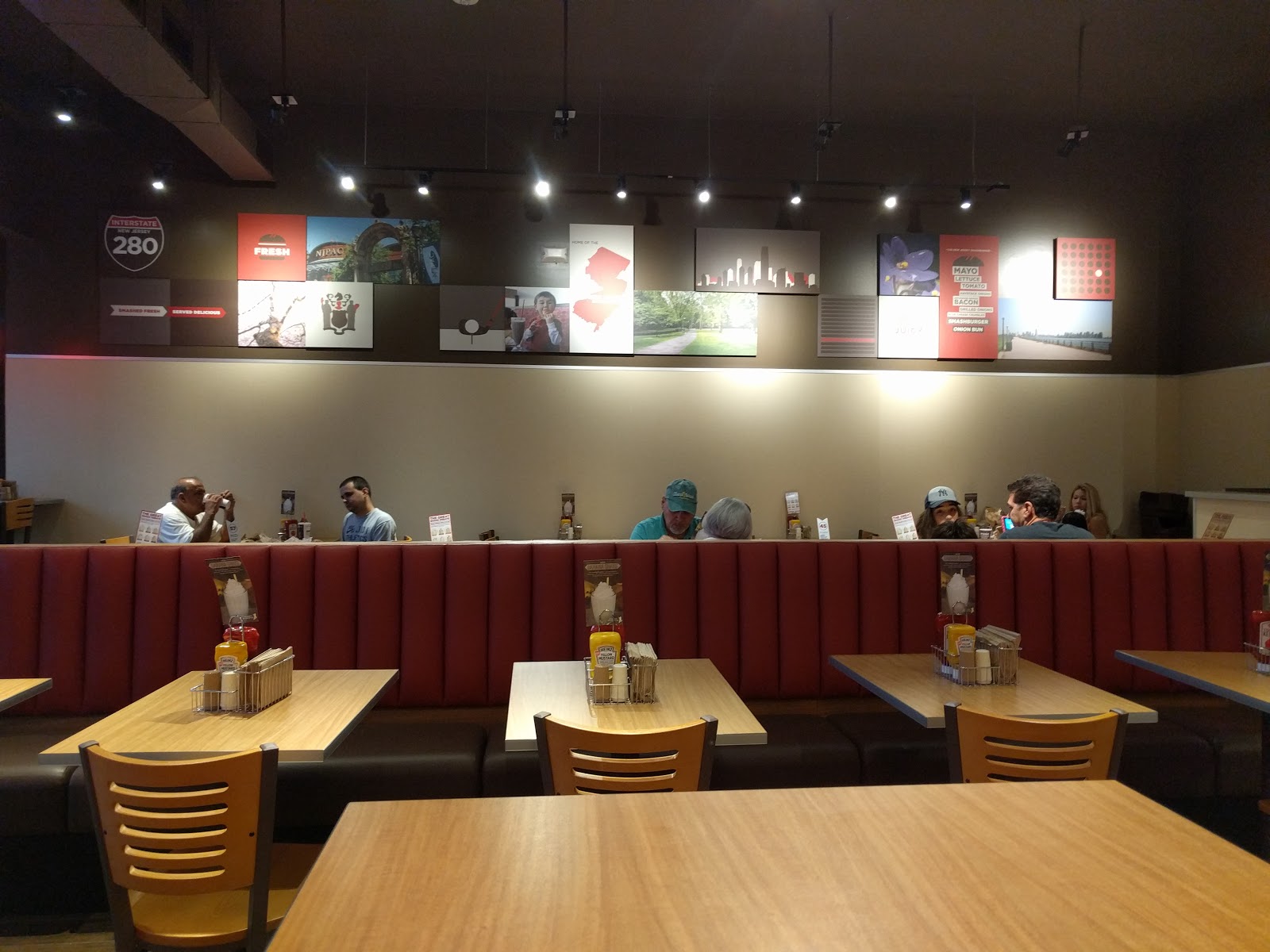 Photo of Smashburger in Caldwell City, New Jersey, United States - 2 Picture of Restaurant, Food, Point of interest, Establishment