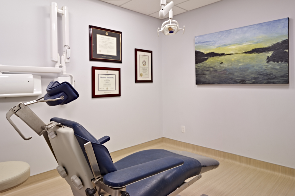 Photo of Metropolitan Oral Surgery Associates: David A Koslovsky in New York City, New York, United States - 9 Picture of Point of interest, Establishment, Health, Hospital, Doctor, Dentist