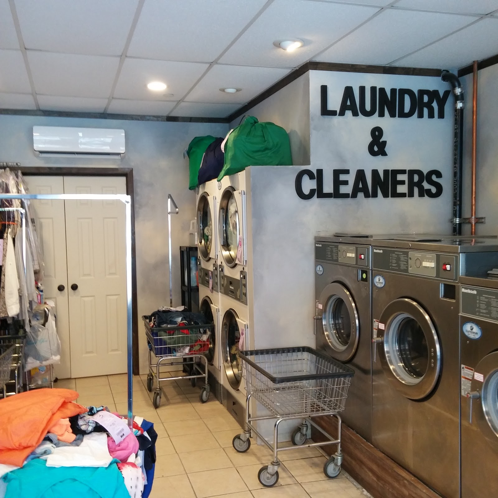 Photo of Astoria Laundry Depot in Queens City, New York, United States - 3 Picture of Point of interest, Establishment, Laundry