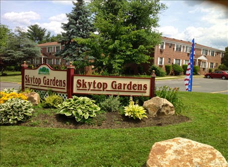 Photo of Skytop Gardens Apartments in Parlin City, New Jersey, United States - 4 Picture of Point of interest, Establishment, Real estate agency