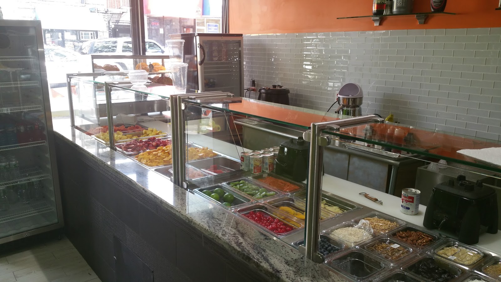 Photo of Fresh Frutii Juice Bar in Bronx City, New York, United States - 3 Picture of Restaurant, Food, Point of interest, Establishment, Meal takeaway