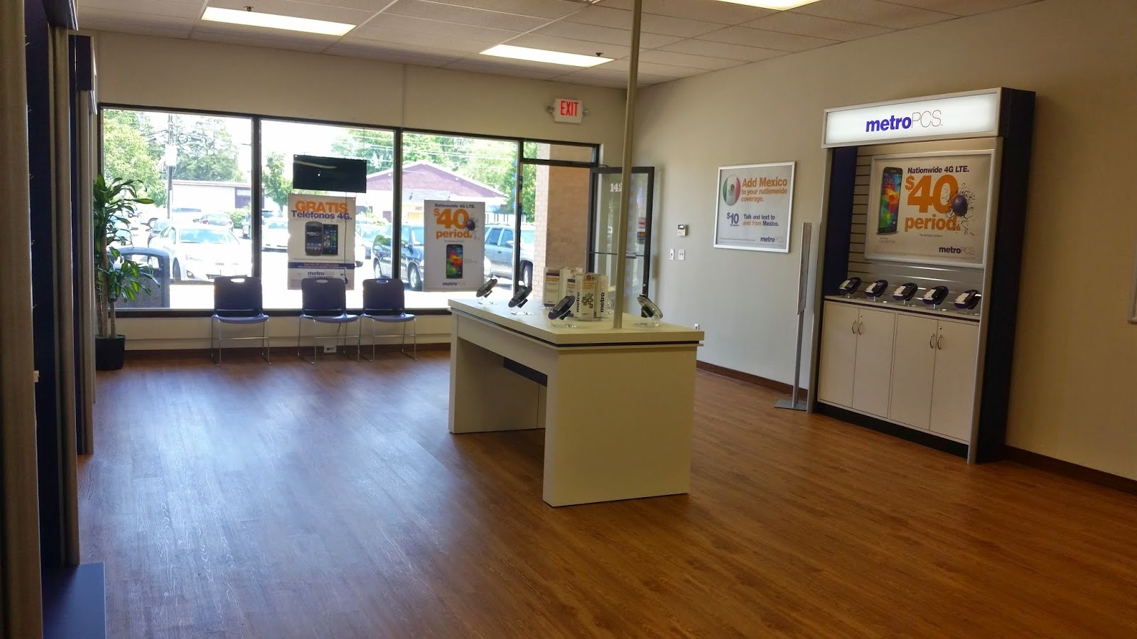 Photo of MetroPCS in Teaneck City, New Jersey, United States - 2 Picture of Point of interest, Establishment, Store