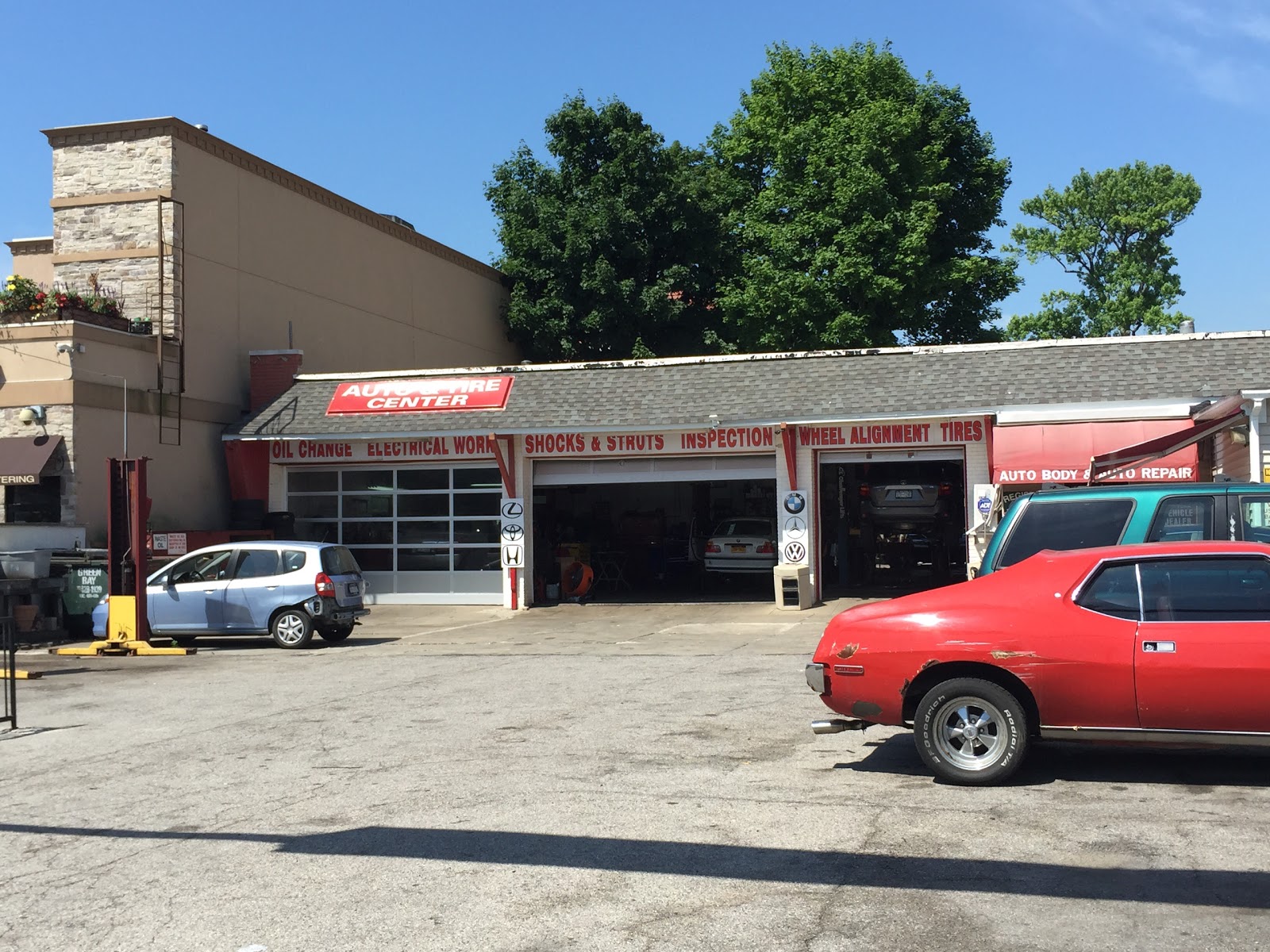 Photo of Bayside Auto Repair & Body Works in Queens City, New York, United States - 2 Picture of Point of interest, Establishment, Store, Car repair