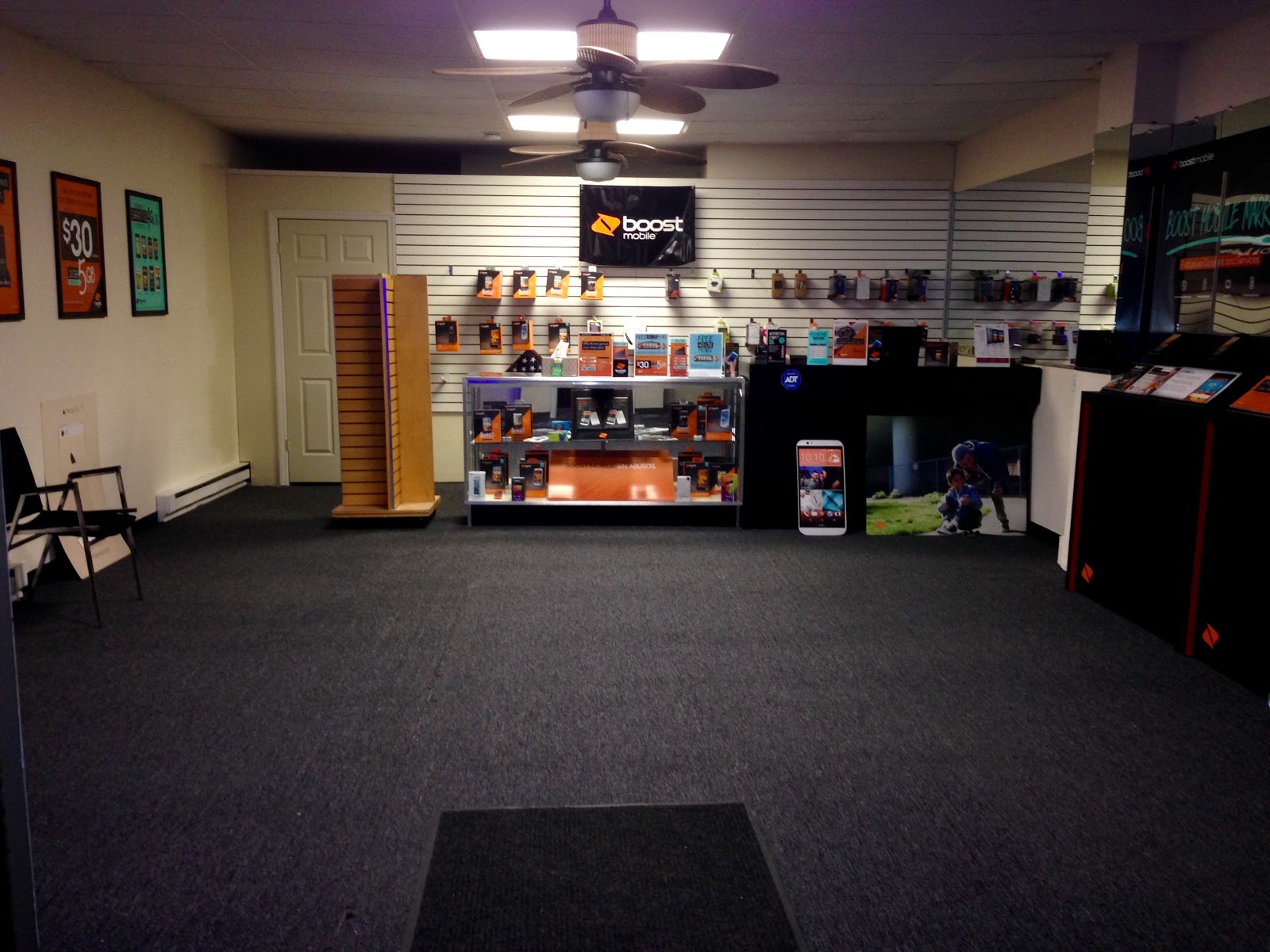 Photo of BOOST MOBILE KEANSBURG NJ in Keansburg City, New Jersey, United States - 10 Picture of Point of interest, Establishment, Store