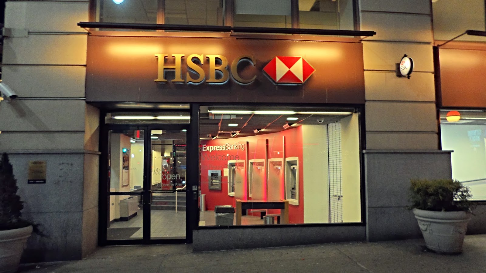 Photo of HSBC Bank in New York City, New York, United States - 4 Picture of Point of interest, Establishment, Finance, Bank