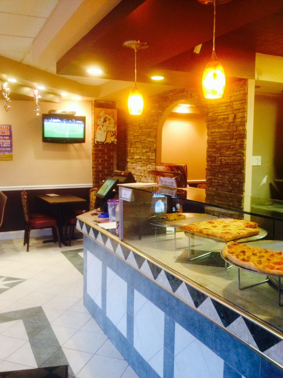 Photo of Tre Colore Pizzeria in Middletown City, New Jersey, United States - 1 Picture of Restaurant, Food, Point of interest, Establishment, Meal takeaway, Meal delivery