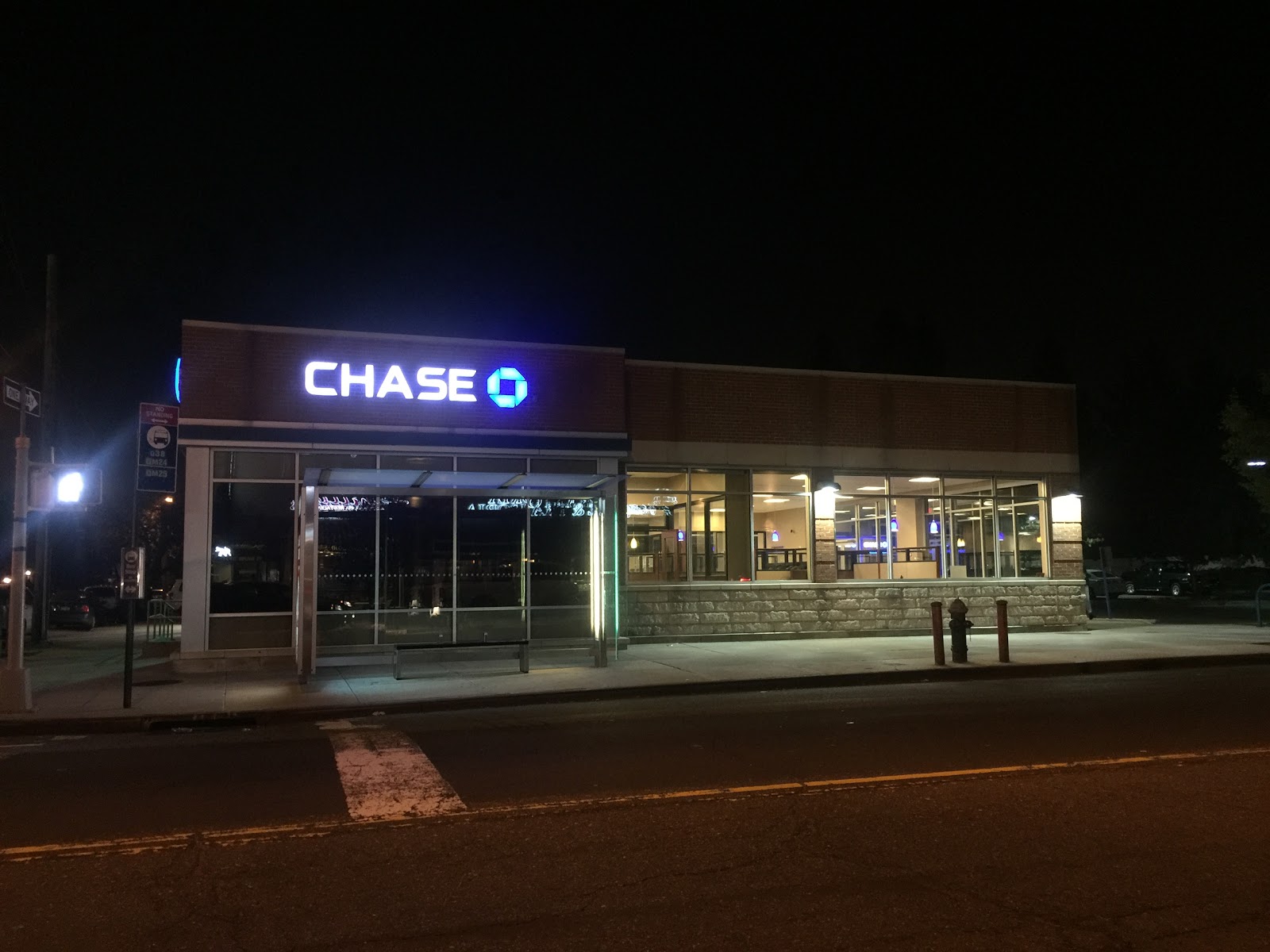 Photo of ATM (Chase Bank) in Queens City, New York, United States - 1 Picture of Point of interest, Establishment, Finance, Atm