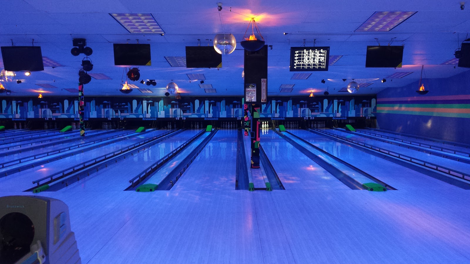 Photo of Gun Post Lanes in Bronx City, New York, United States - 3 Picture of Point of interest, Establishment, Bowling alley