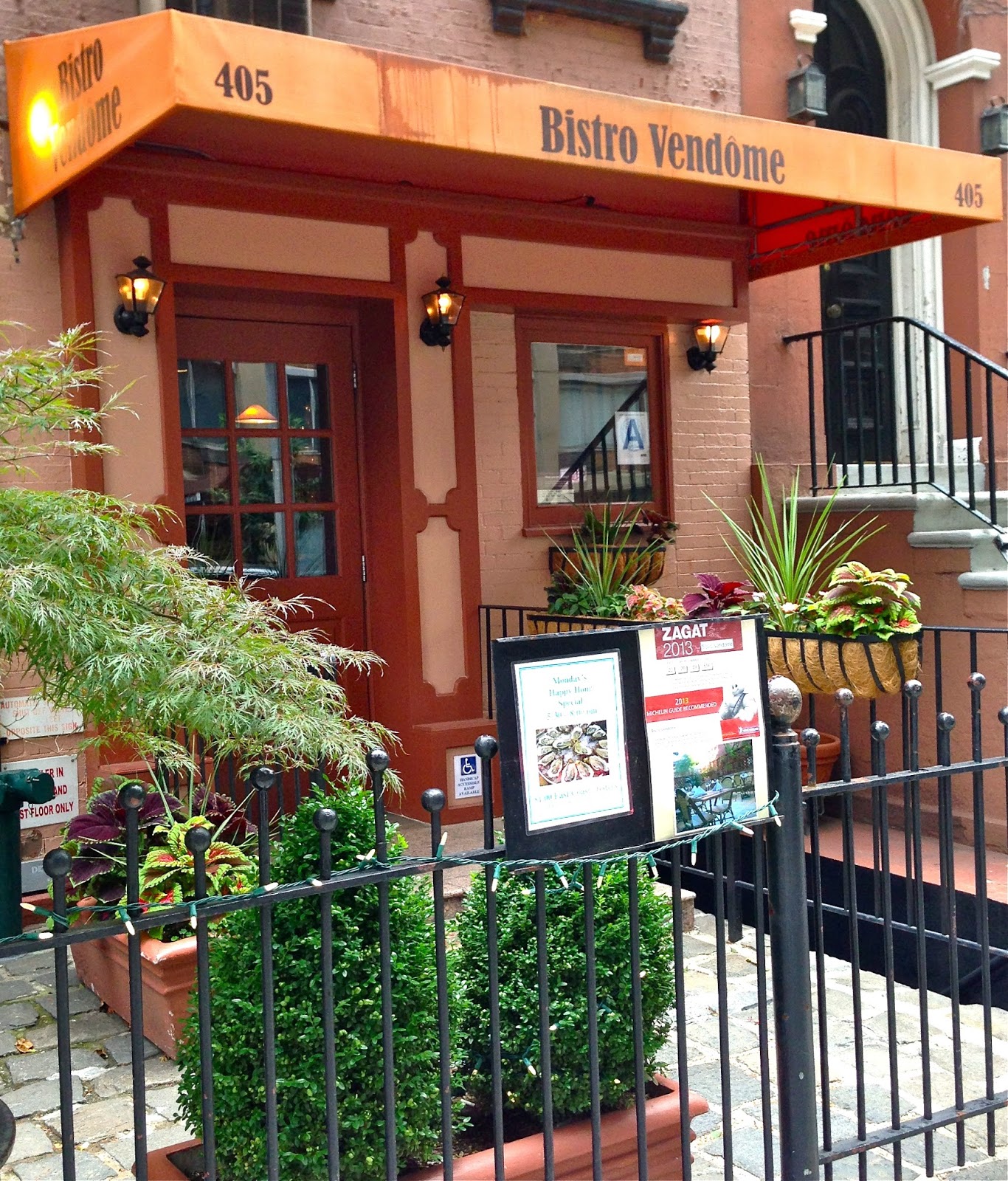 Photo of Bistro Vendôme in New York City, New York, United States - 1 Picture of Restaurant, Food, Point of interest, Establishment, Bar