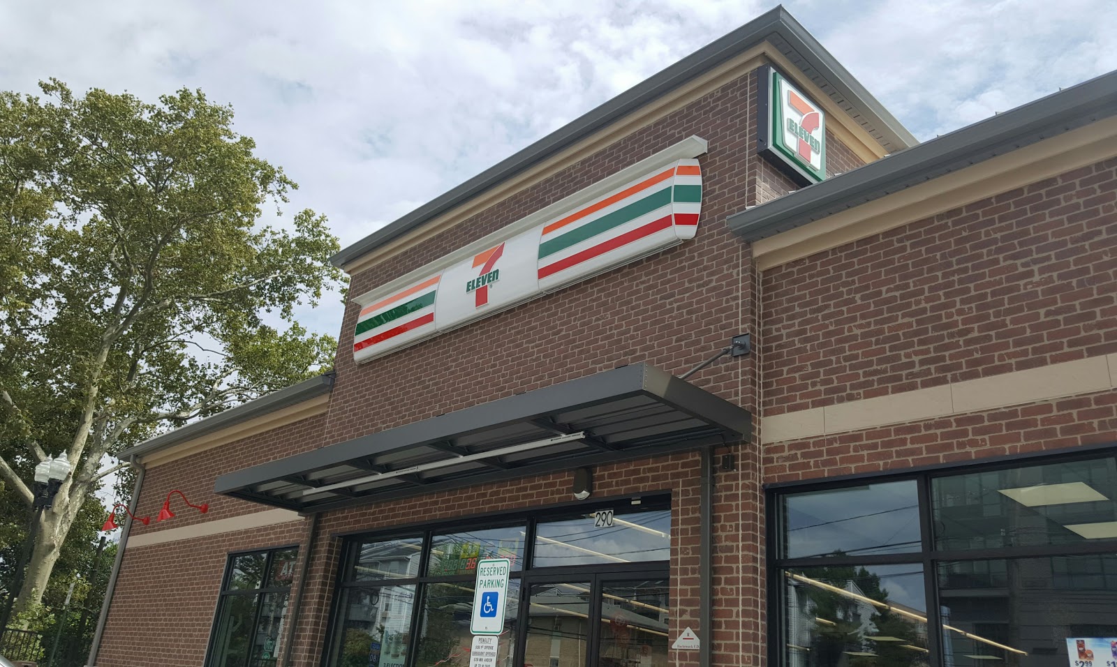 Photo of 7 Eleven in Hasbrouck Heights City, New Jersey, United States - 1 Picture of Food, Point of interest, Establishment, Store, Convenience store