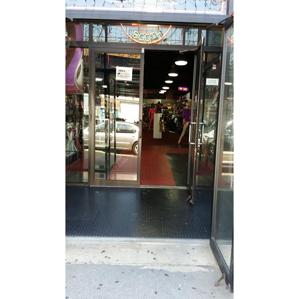 Photo of 757 Paradise in Brooklyn City, New York, United States - 4 Picture of Point of interest, Establishment, Store, Clothing store