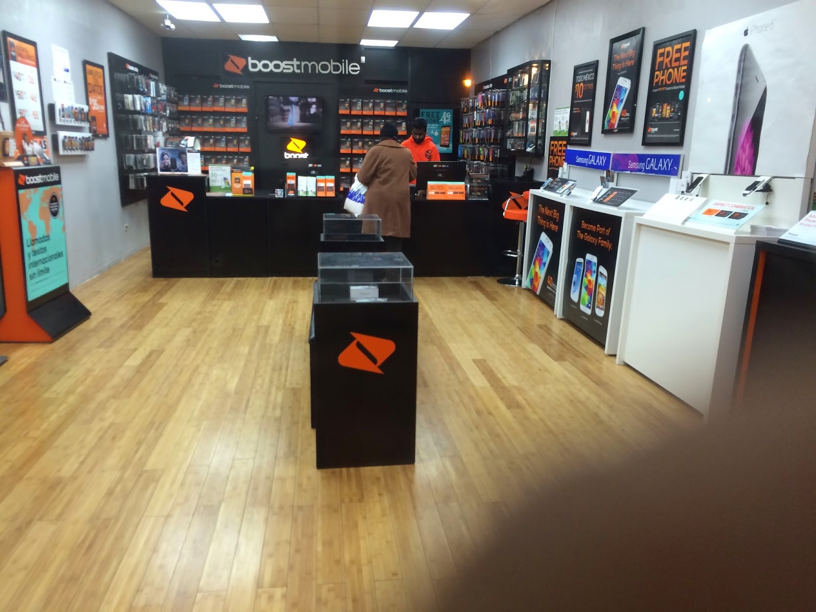 Photo of Boost Mobile in Bronx City, New York, United States - 3 Picture of Point of interest, Establishment, Store, Electronics store