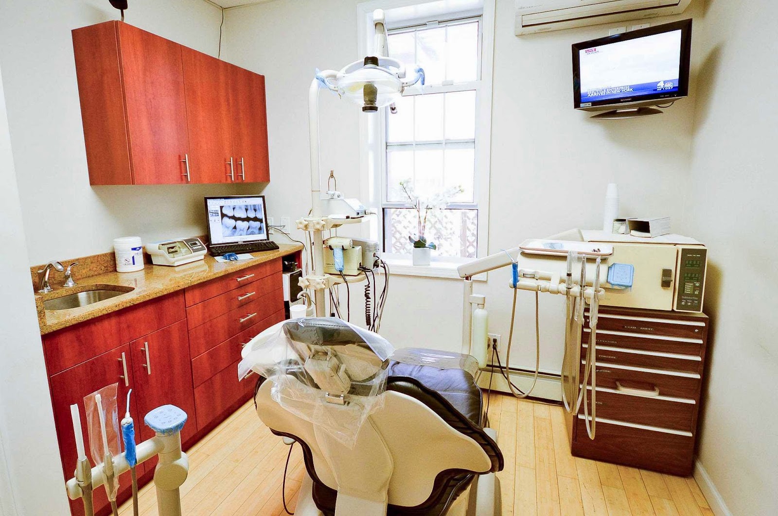 Photo of Smile Dental Astoria in Astoria City, New York, United States - 2 Picture of Point of interest, Establishment, Health, Dentist