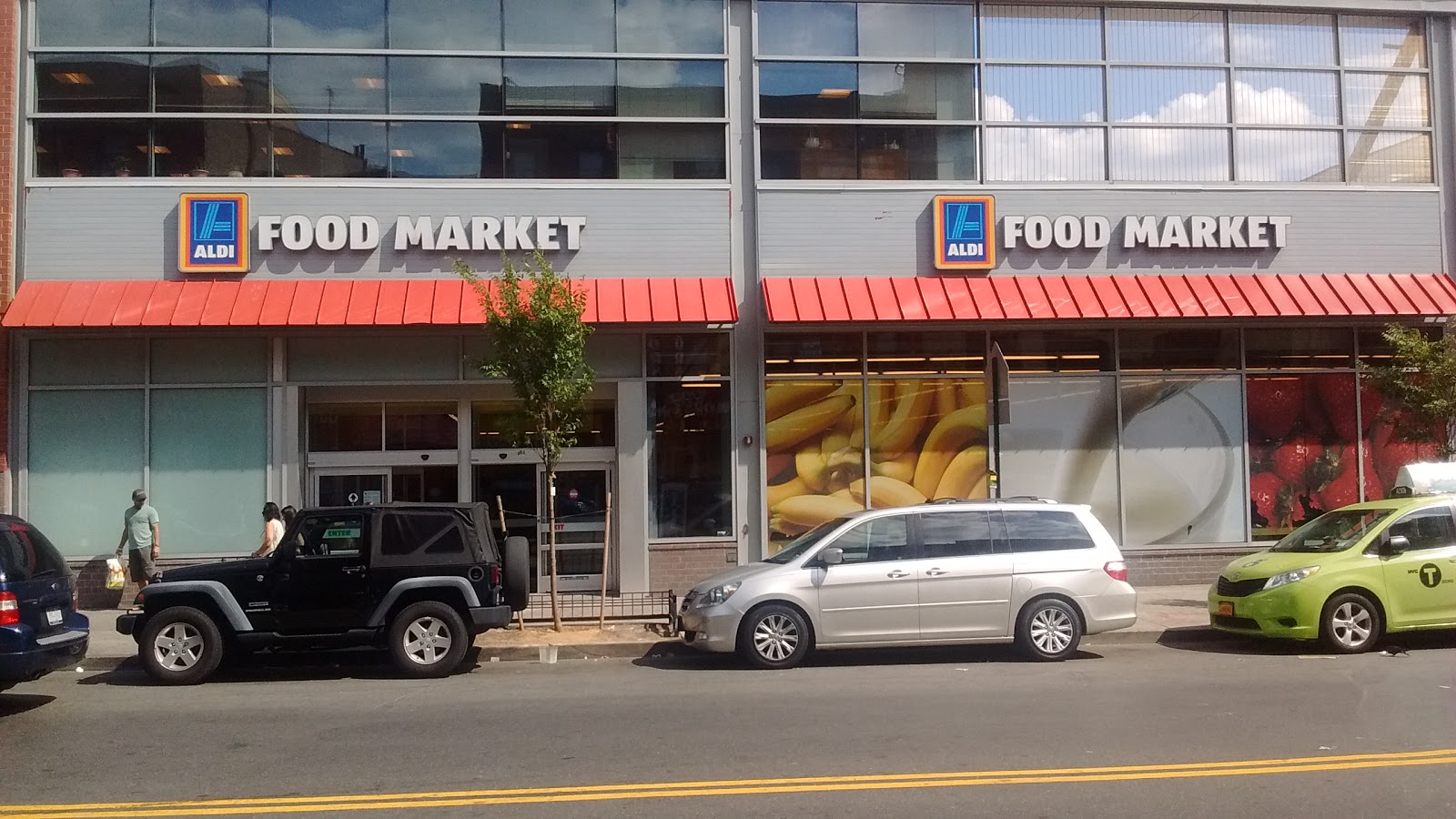 Photo of ALDI in Bronx City, New York, United States - 3 Picture of Food, Point of interest, Establishment, Store, Grocery or supermarket