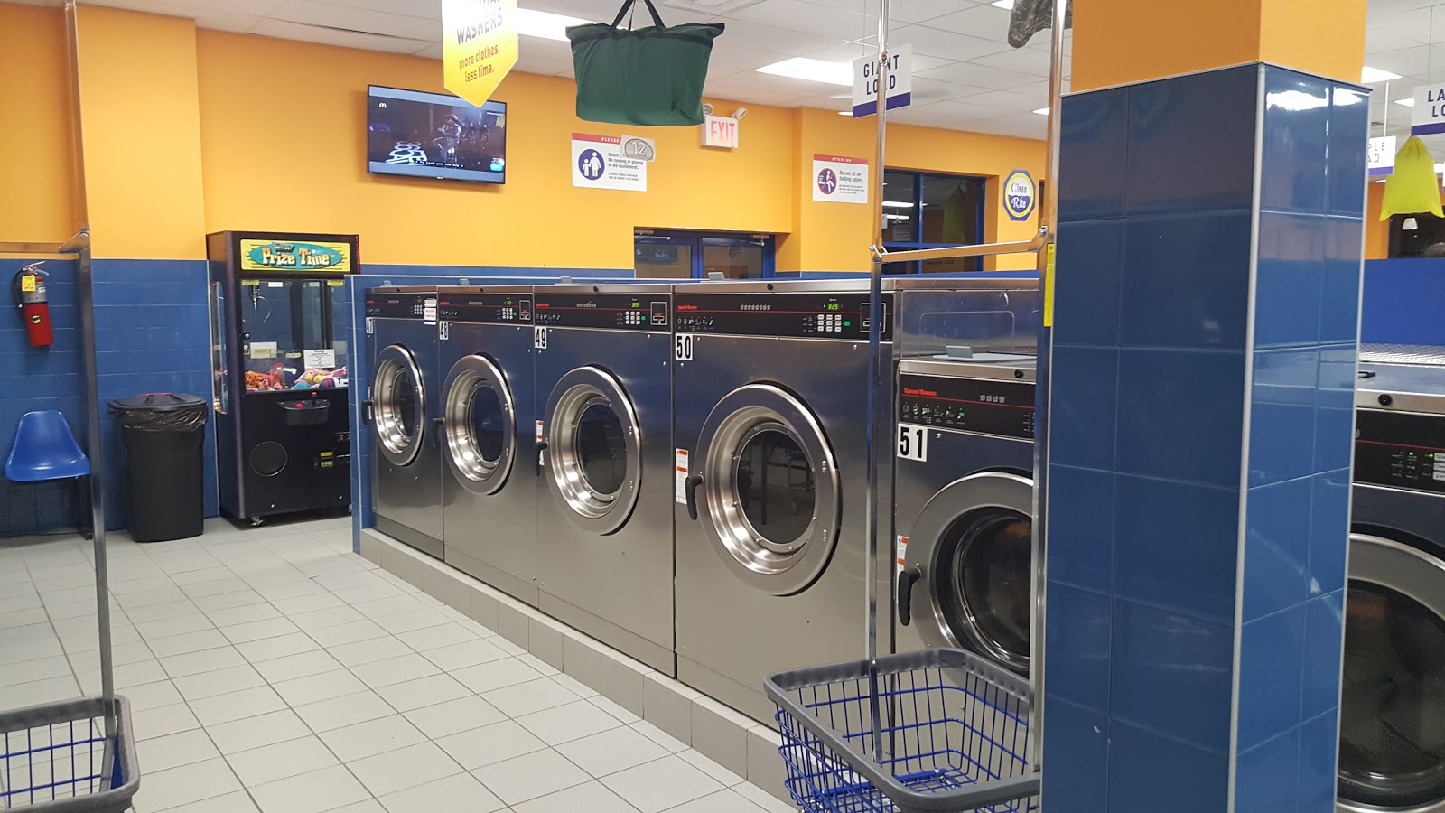 Photo of Clean Rite Center 24 HOURS in Bronx City, New York, United States - 2 Picture of Point of interest, Establishment, Laundry