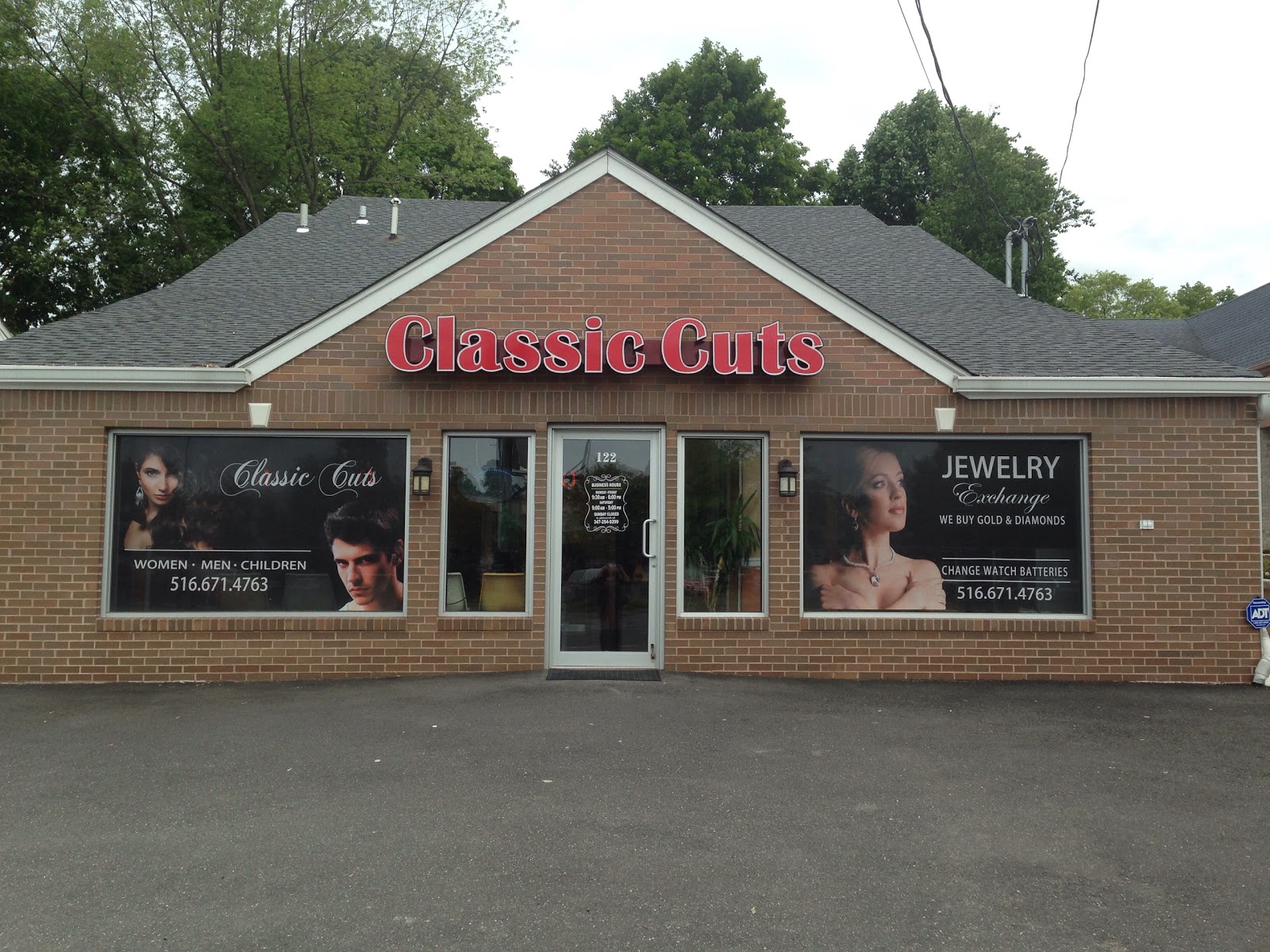 Photo of Classic Cuts in Glen Cove City, New York, United States - 1 Picture of Point of interest, Establishment, Health, Hair care