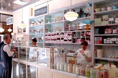 Photo of Magnolia Bakery in New York City, New York, United States - 8 Picture of Food, Point of interest, Establishment, Store, Bakery