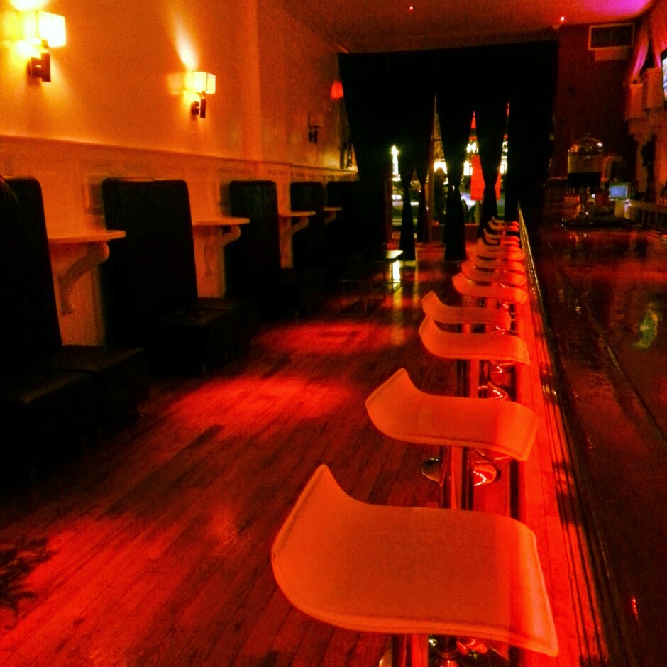 Photo of Beso Lounge in Bronx City, New York, United States - 1 Picture of Restaurant, Food, Point of interest, Establishment, Bar, Night club